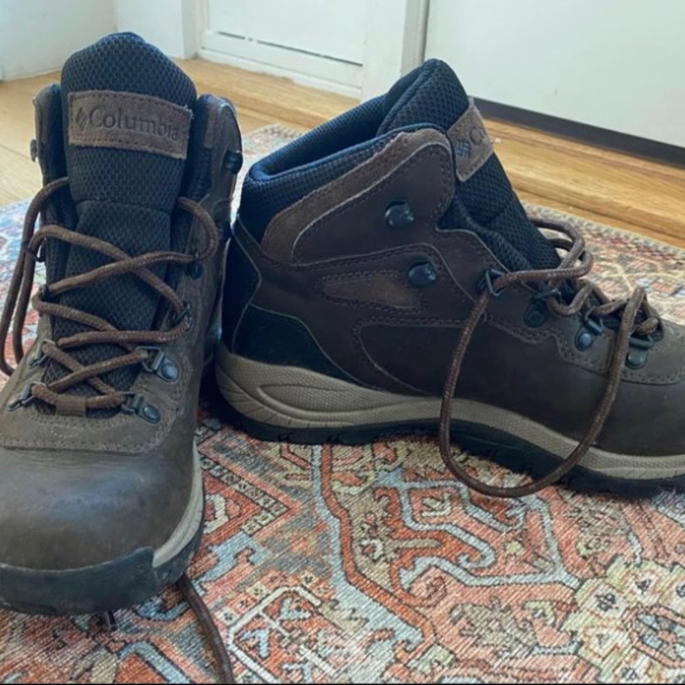 Women’s Columbia Leather Hiking Boots